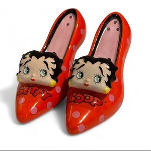 Vintage Betty Boop Salt and pepper shakers